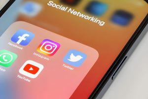 hire a social media expert